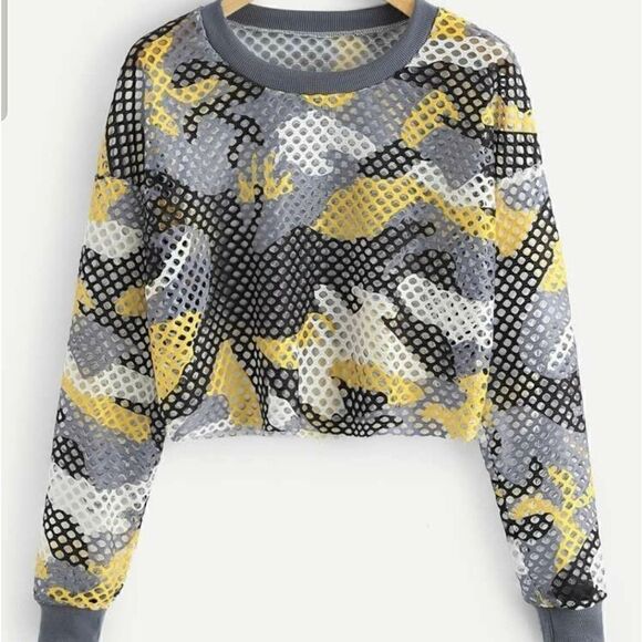 Fashion nova Camo print cut up sweatshirt - Picture 1 of 8